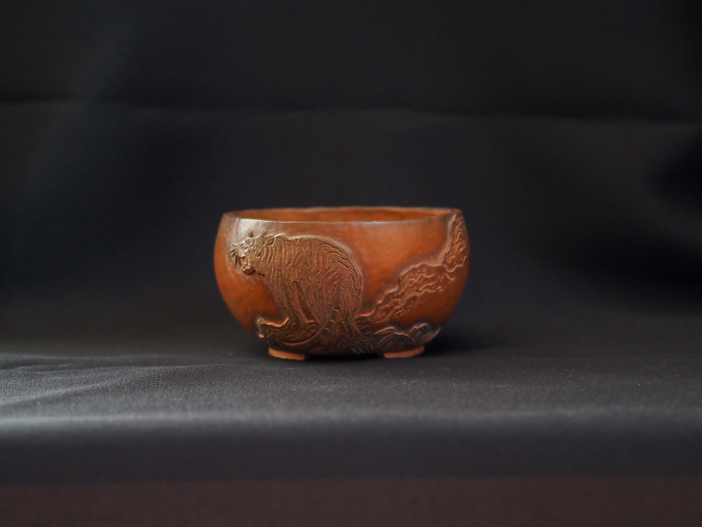 a mame bonsai pots by Akiko Ohno.