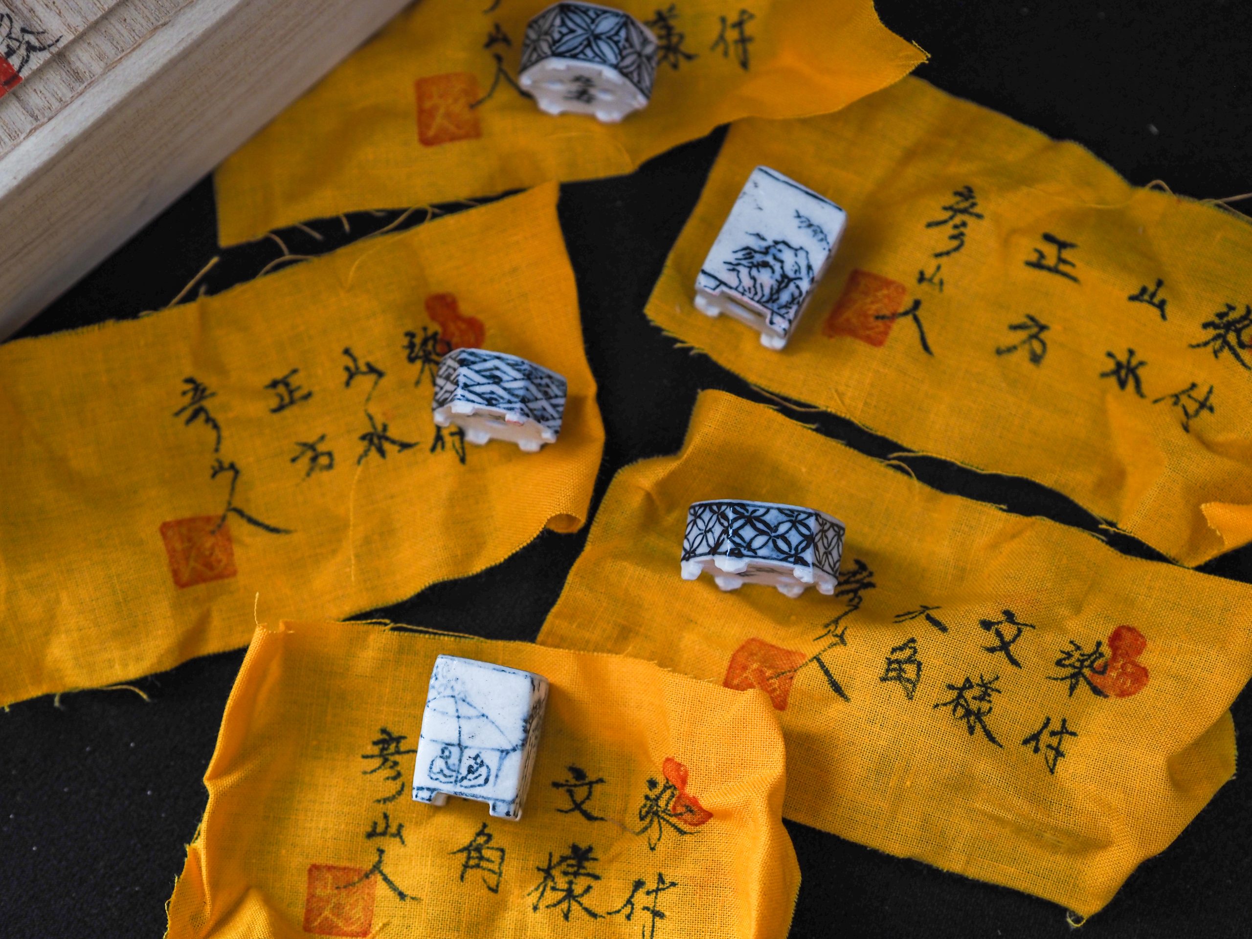 a mame bonsai pots by Hikosanjin kubota.