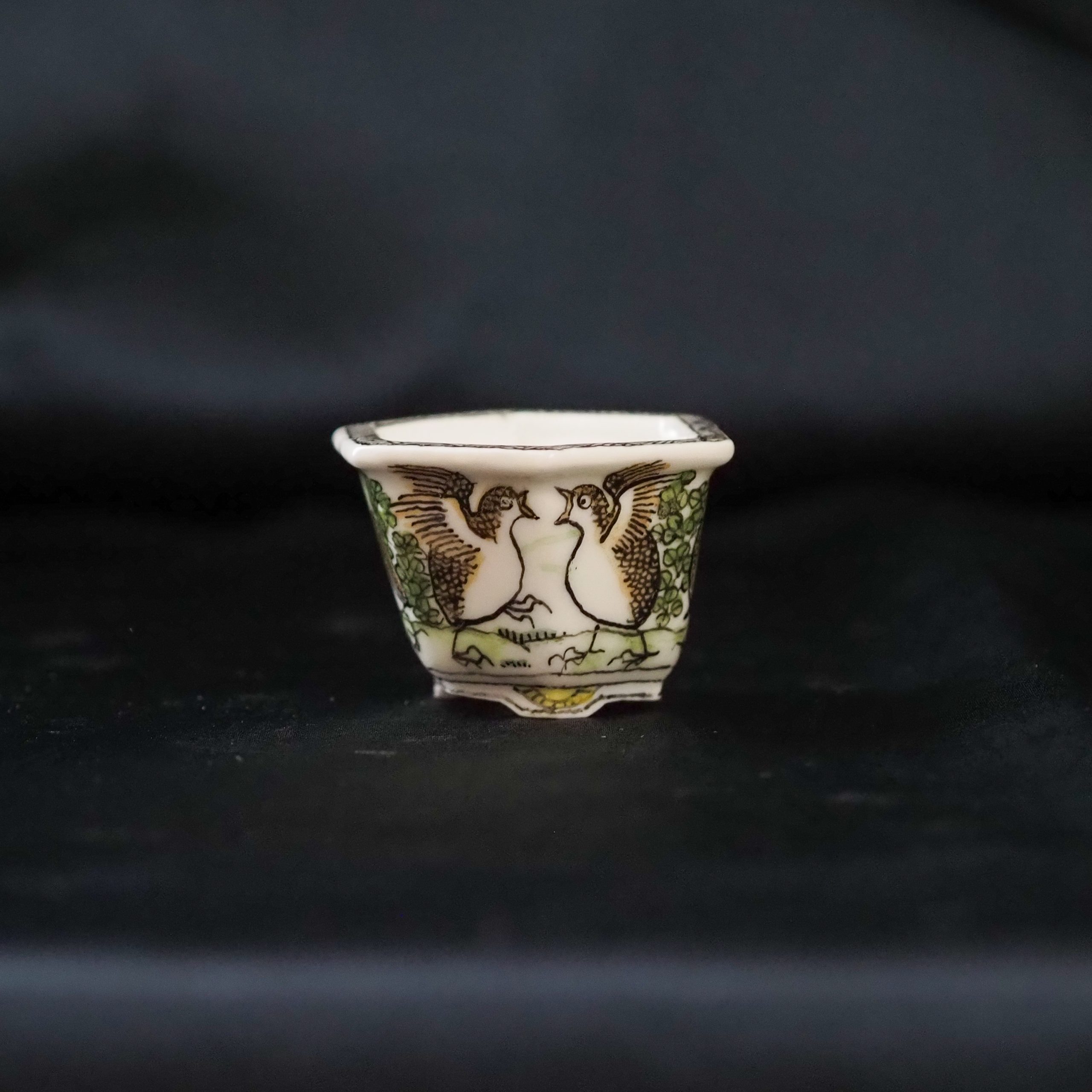 a mame bonsai pots by Yuzan Fujikake.