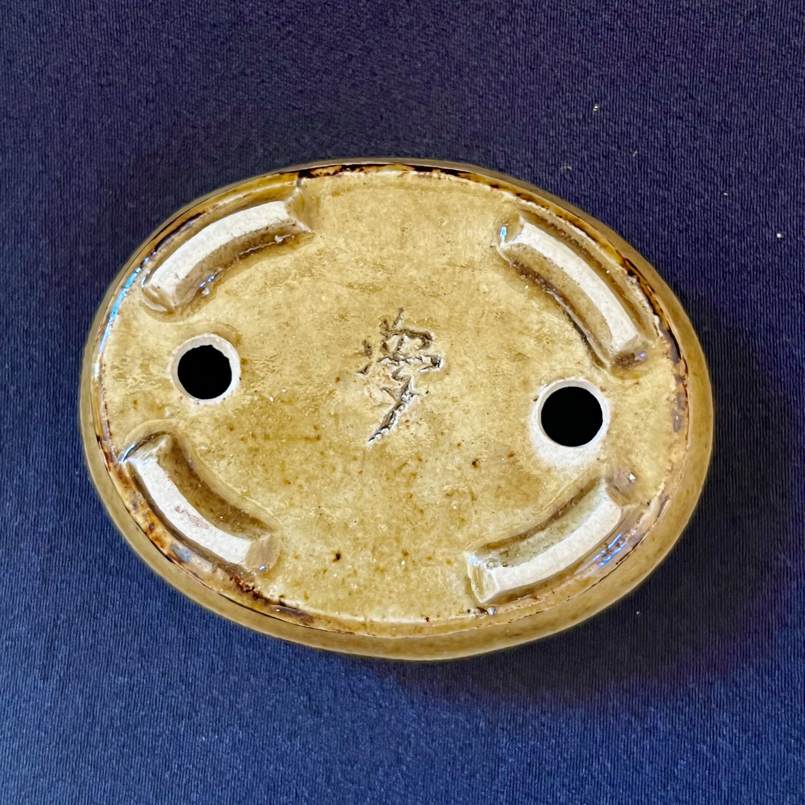 signature, Rakkan on the mame bonsai pot is by Muto Shinomiya