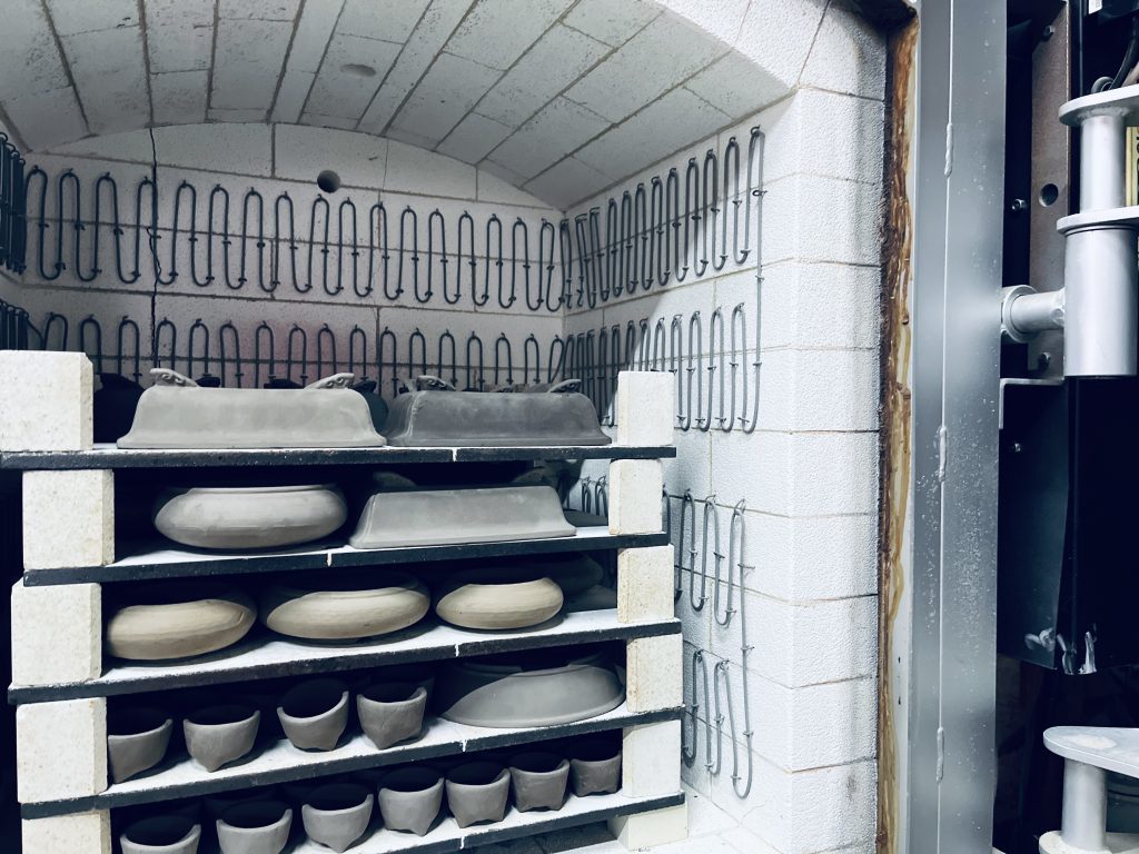 a mame bonsai pots by Shoseki Yuki