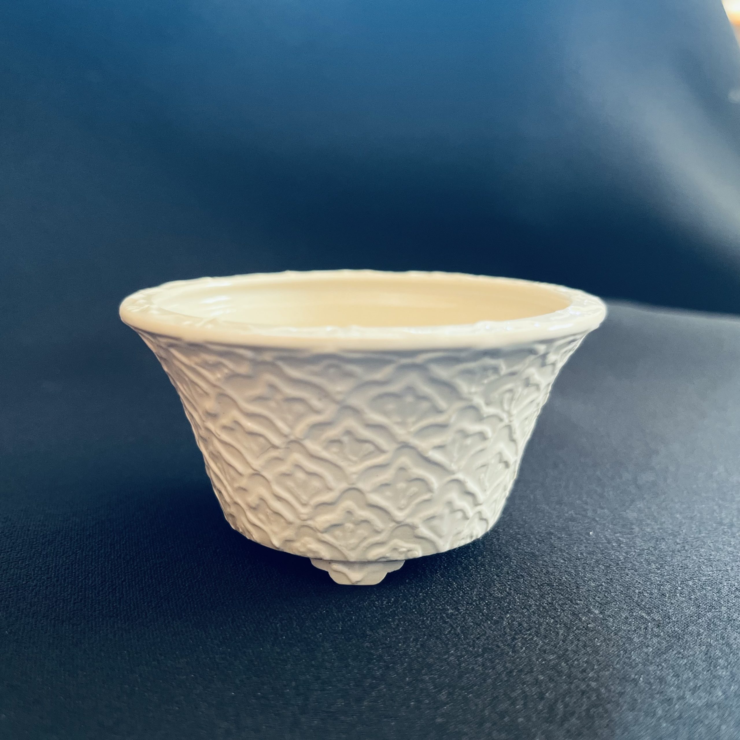 a mame bonsai pots by Touai