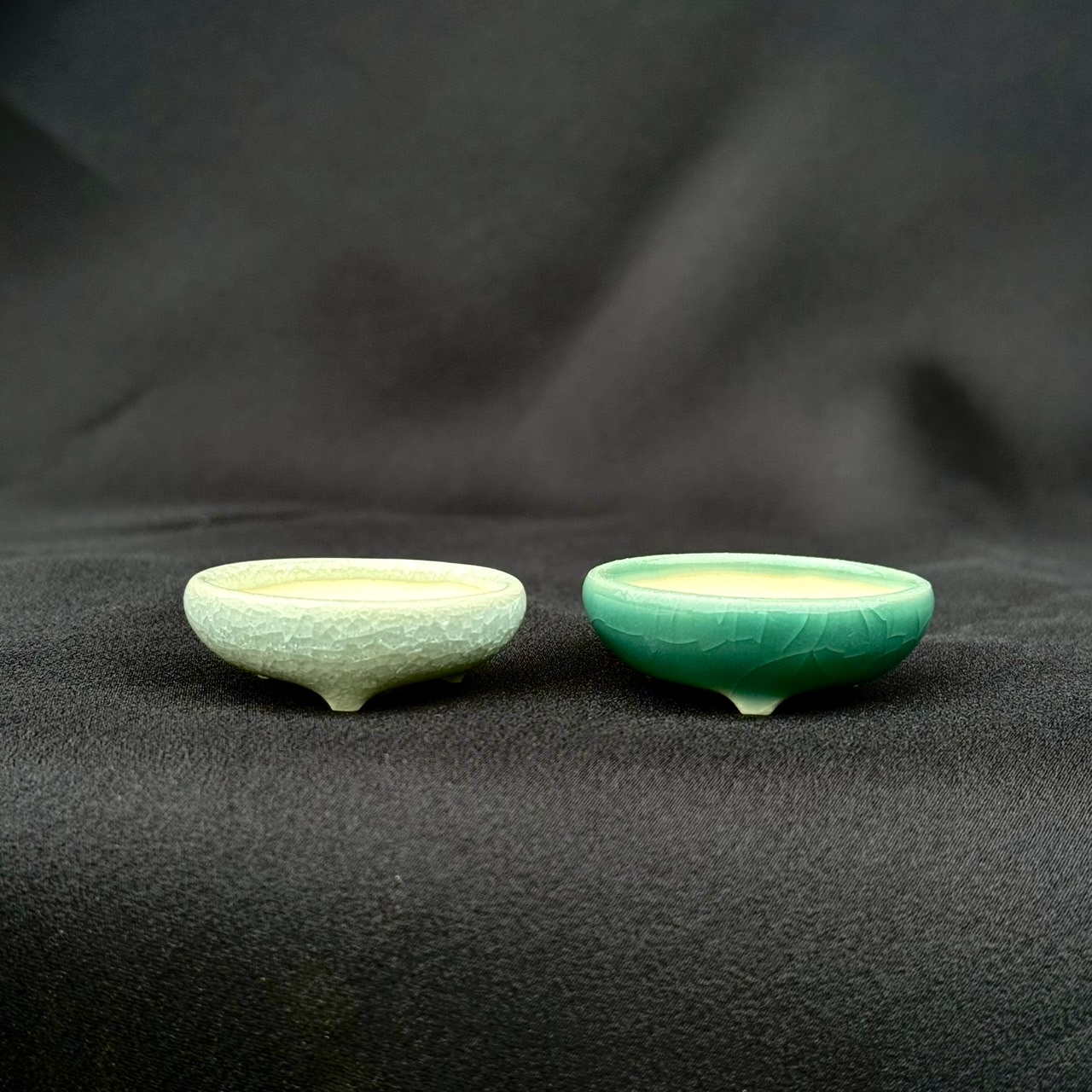 a mame bonsai pots by Tomoyo Nakazato